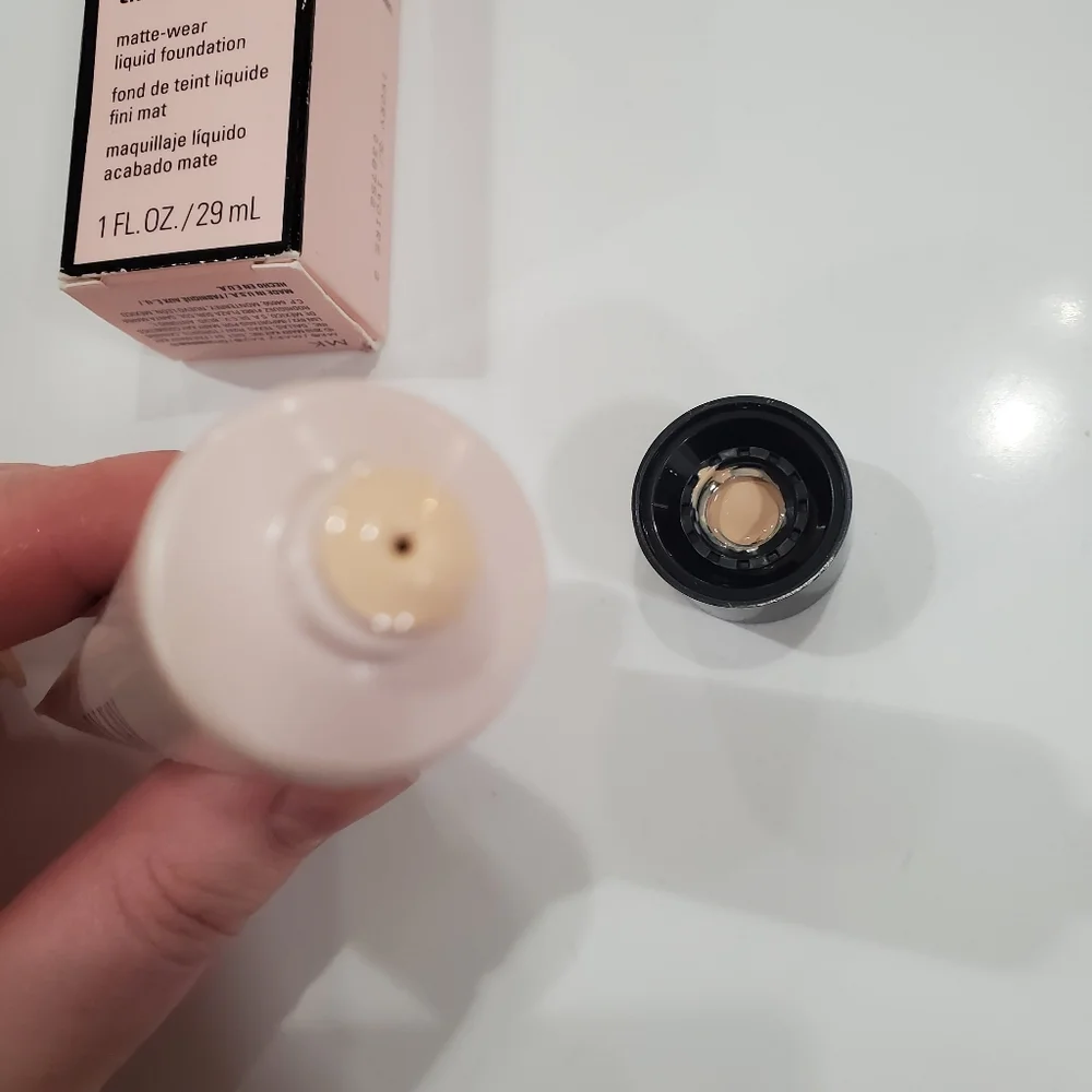 Mary Kay Timewise Foundation Ivory 3 combination- oily formula nib